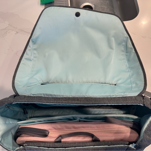 Hie Grovia v. 1 Diaper Bag in Gray/Blue + Pink Changing Pad/Case for Wipes - Picture 11 of 16